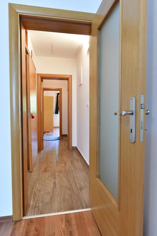 Apartman Jelena Раковица Екстериор снимка